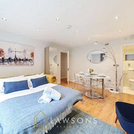 Stylish Living By Lawsons - 3 En Suites Віндзор Екстер'єр фото