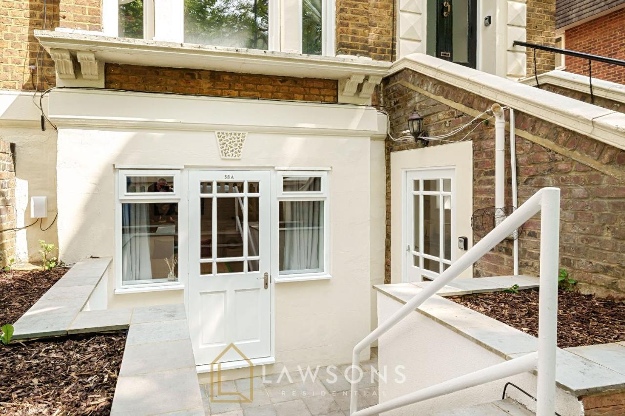 Stylish Living By Lawsons - 3 En Suites Віндзор Екстер'єр фото