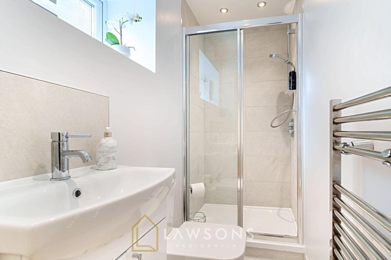 Stylish Living By Lawsons - 3 En Suites Віндзор Екстер'єр фото