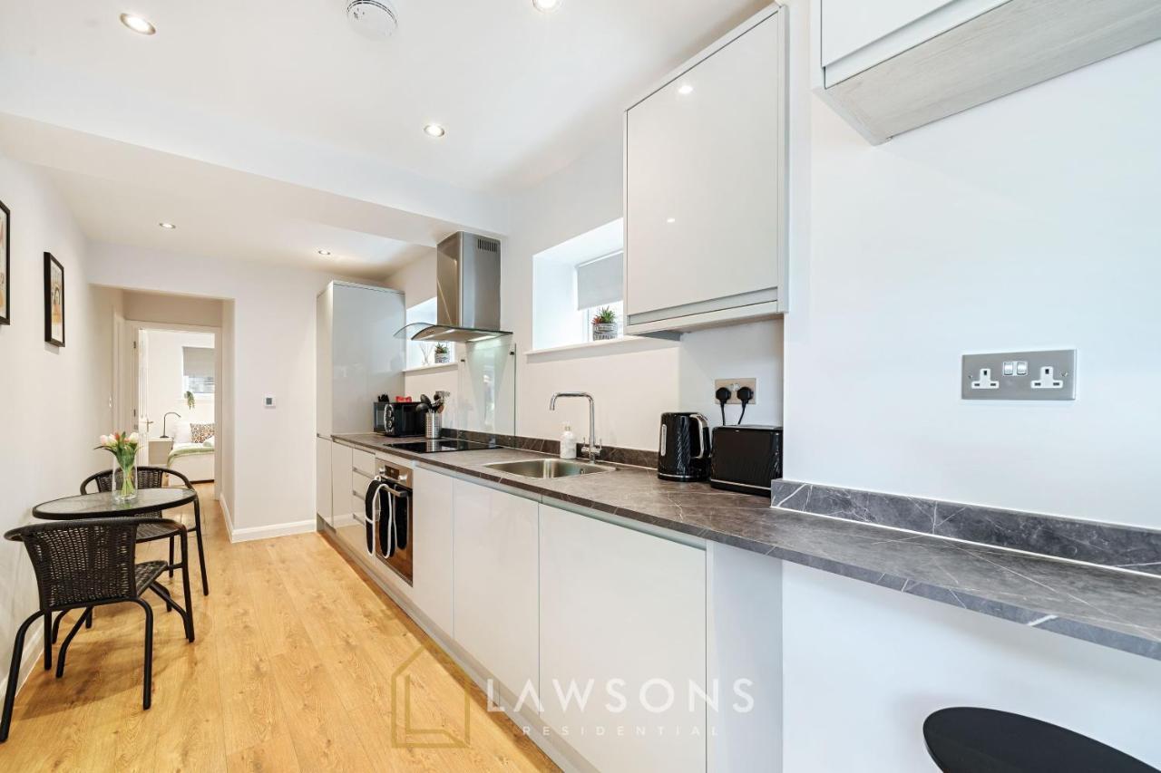 Stylish Living By Lawsons - 3 En Suites Віндзор Екстер'єр фото
